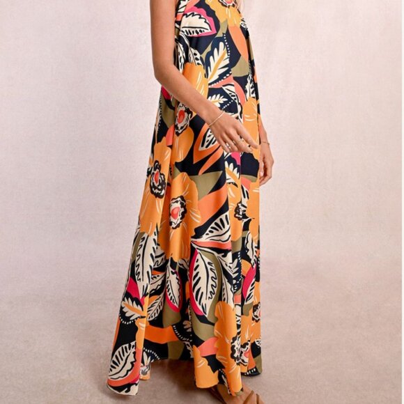Floral Halter Maxi dress with low back - Picture 8 of 9